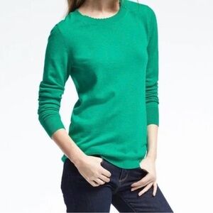 NWT - Banana Republic Vibrant Green scalloped cowl neck sweater 100% Marino wool